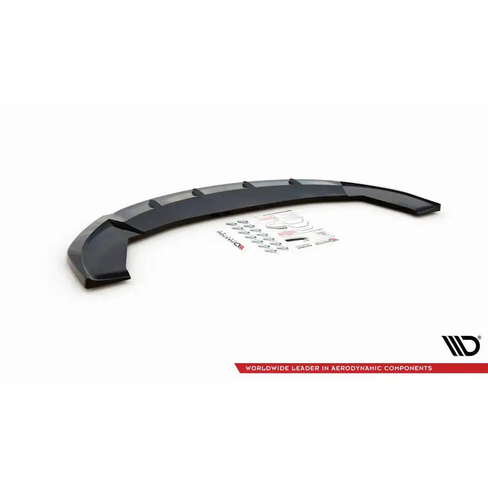 Frontspoiler Seat Ibiza Cupra Mk3 V.1 sett skrått ovenfra med monteringsdeler og klistremerker på hvit bakgrunn.