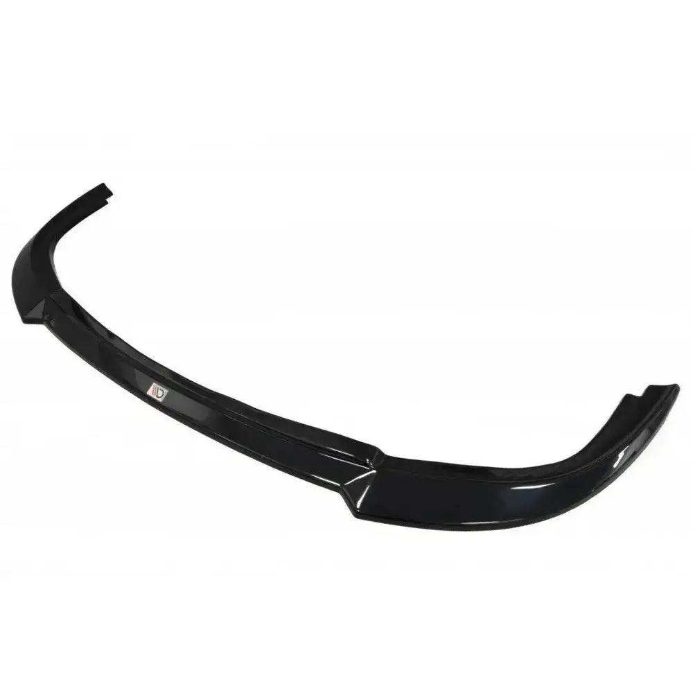 Frontleppe til Subaru Impreza II WRX V.1, sort og buet i glanset plast, sett fra skrå vinkel.