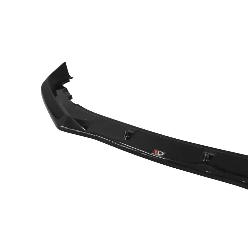 Frontleppe til Toyota GT86 Facelift V.1 i sort, blank plast med markant kant og logo, skrå sidevisning.