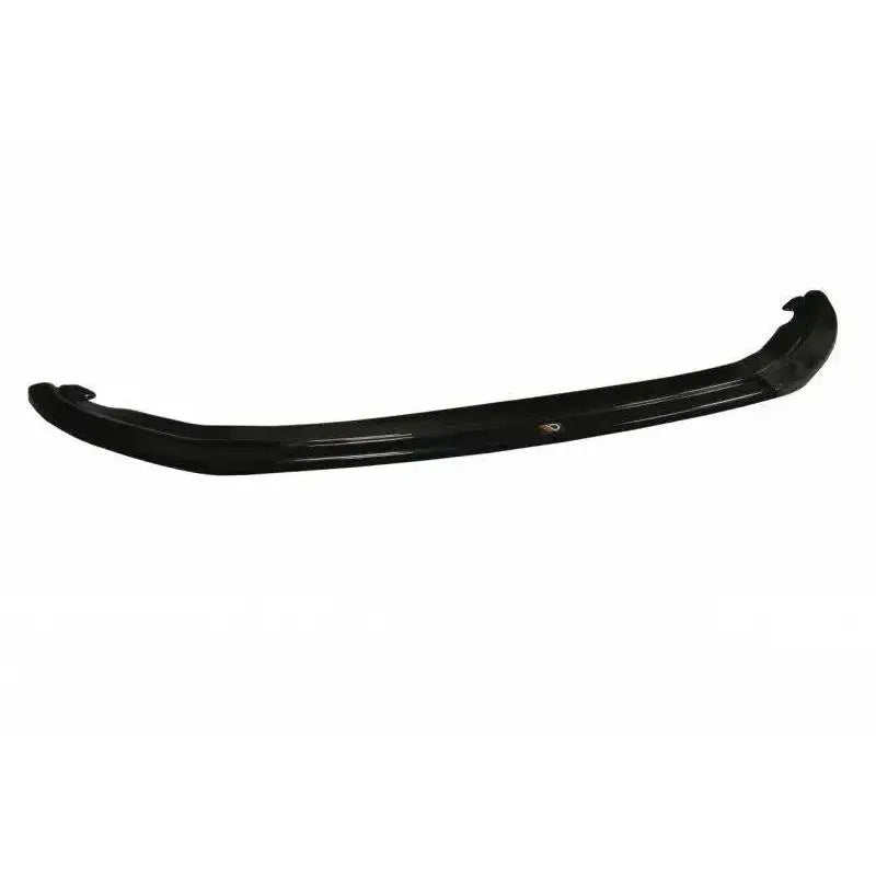 Front lip til VW Beetle V.1 11-19, sort plastspoiler sett forfra med glatt overflate og innfelte linjer.