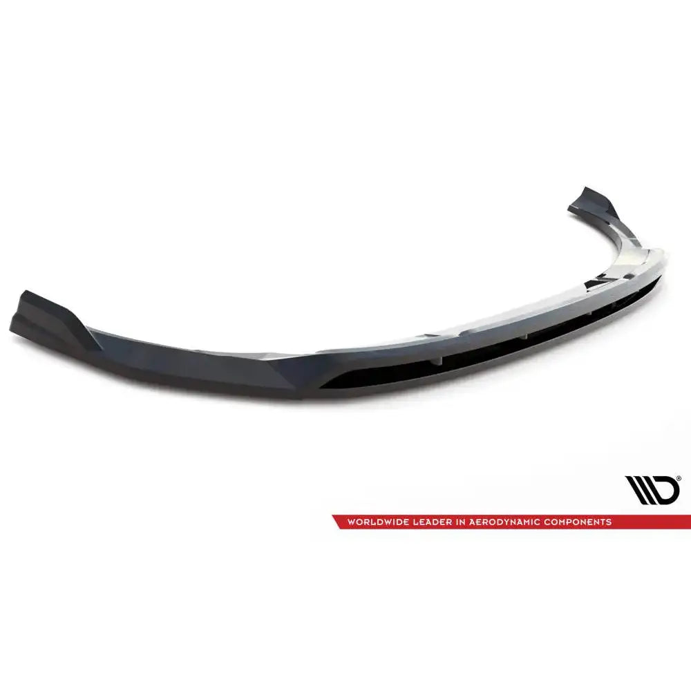 Front splitter til Audi e-Tron 18-22, sort plast med markerte kanter, sett fra skrå forvinkel.