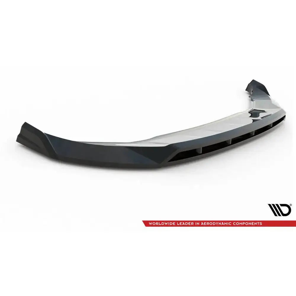 Front lip til Audi Q4 e-tron Sportback Mk1, svart og blank med markerte aerodynamiske detaljer.