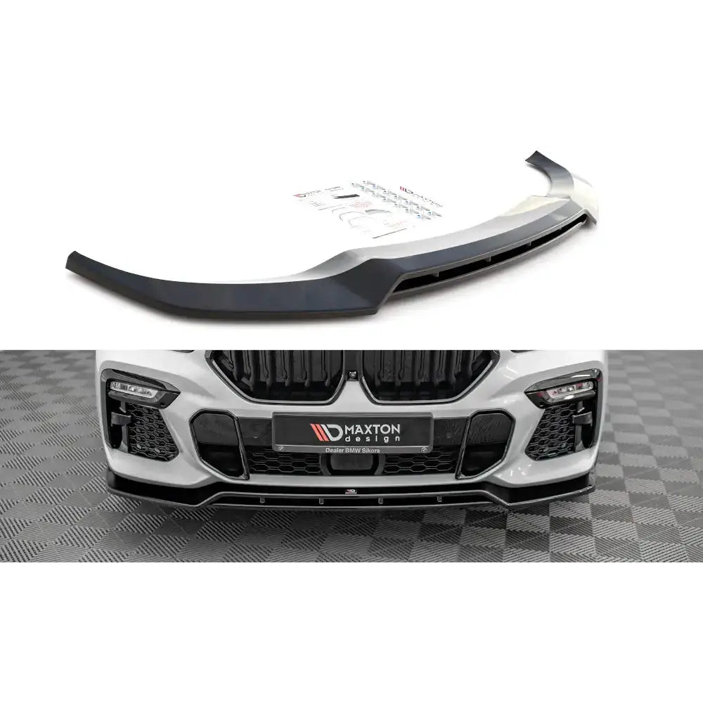 Frontspoiler BMW X6 M-Pack G06 19- V.2 i sort plast, vist separat og montert forfra på bil.