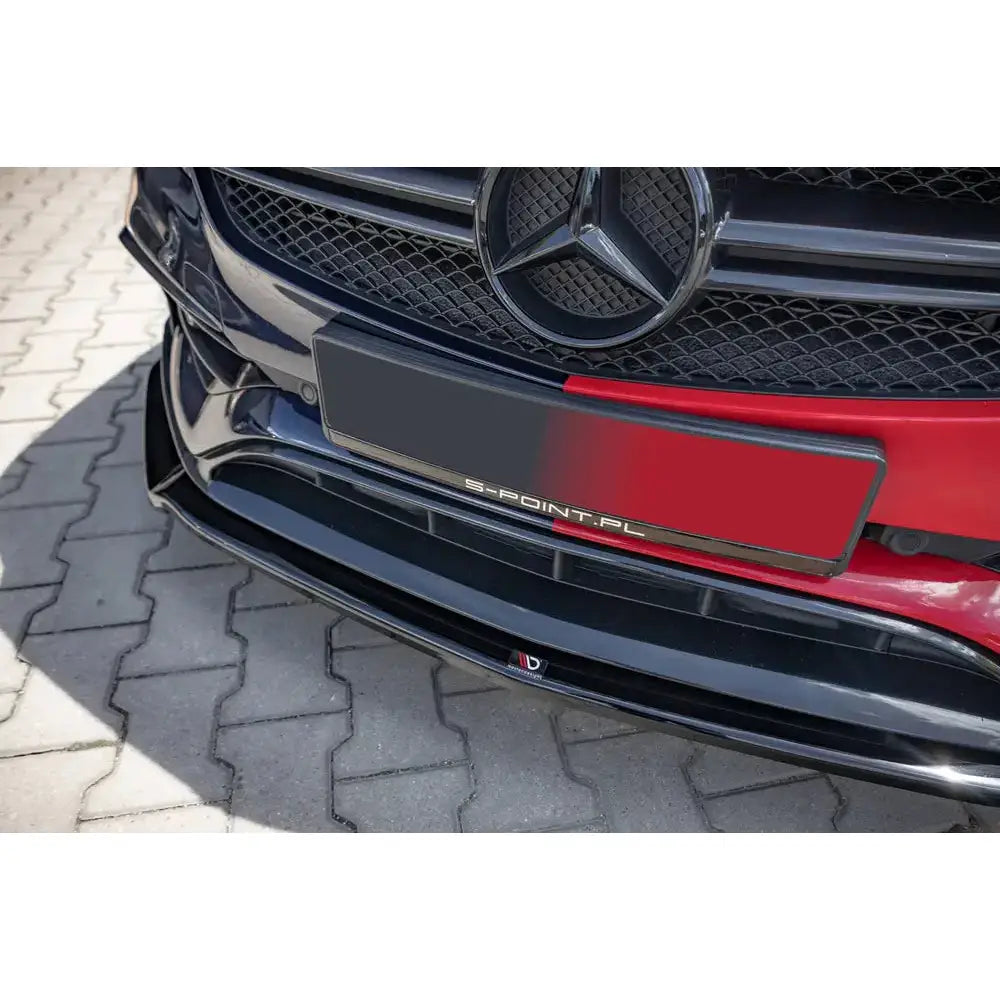 Frontleppe til Mercedes A45 W176 Facelift V.2 Aero, blank sort spoiler under frontfanger og grill.