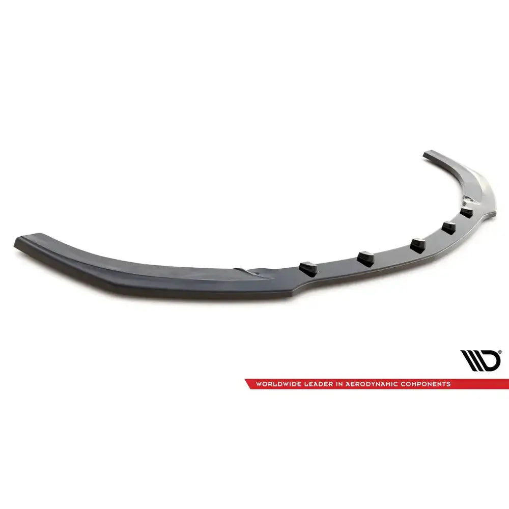 Front lip til Mercedes GT 63S 4-Door Coupe V.2 i svart plast, sett skrått ovenfra på hvit bakgrunn.