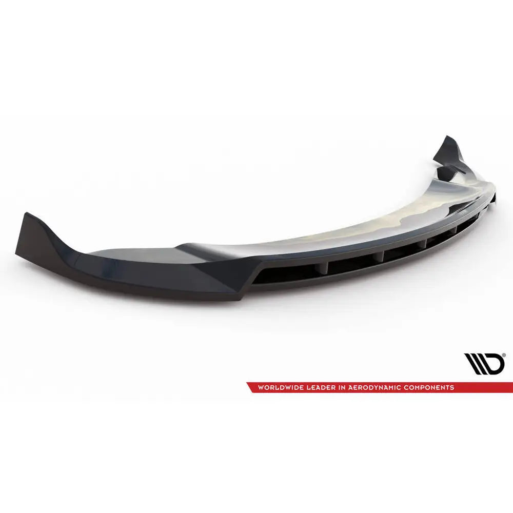 Front splitter til Tesla Model Y V.2 i svart blank plast med markerte kanter og luftspalter mot hvit bakgrunn.