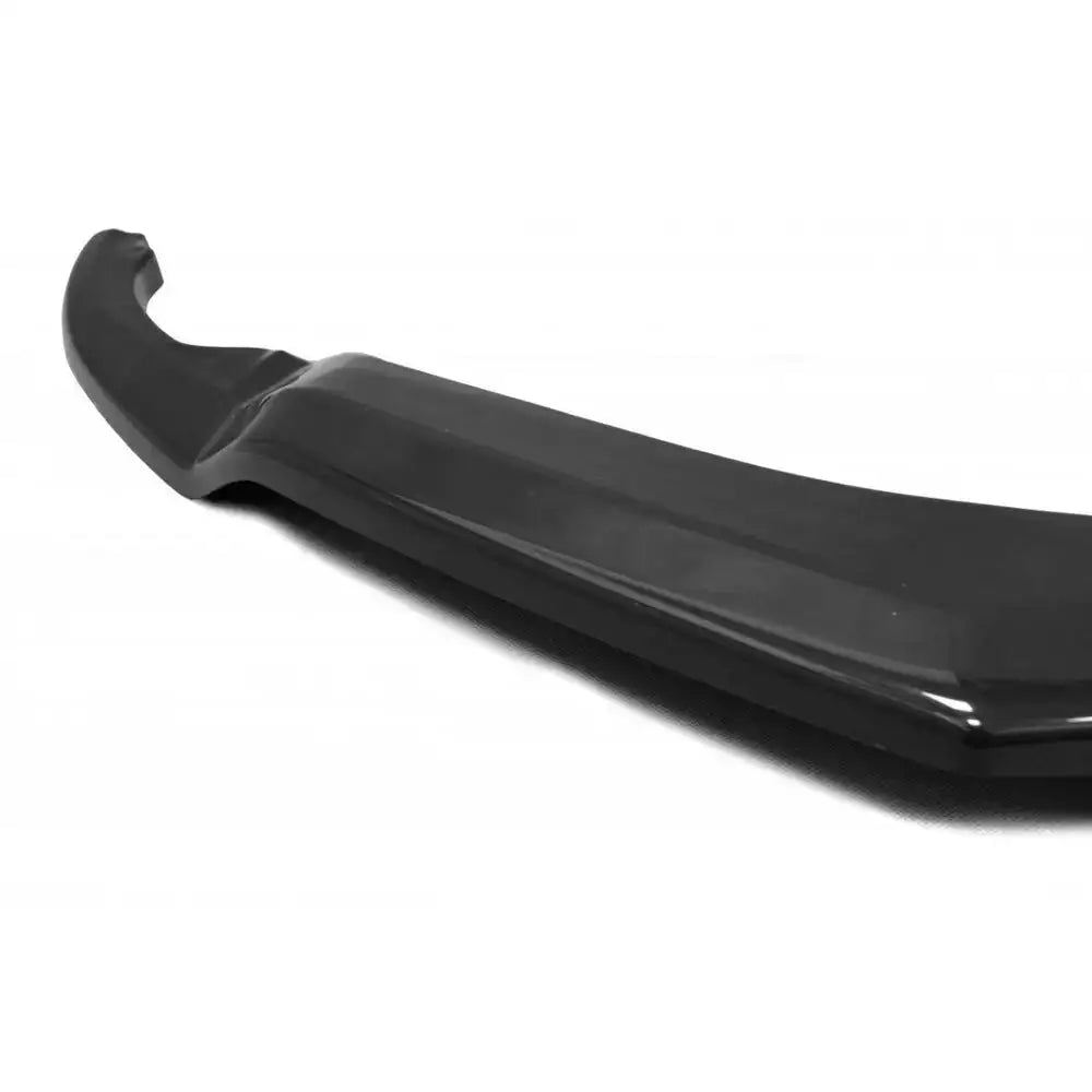 Spoiler Audi R8 II V.3 i sort plast med glanset finish, sett fra skrå vinkel mot hvit bakgrunn.