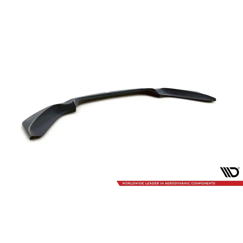Front lip til BMW 1 F20/F21 V.3 M-Power, sort plast, skrå vinkel, hvit bakgrunn, synlig logo.