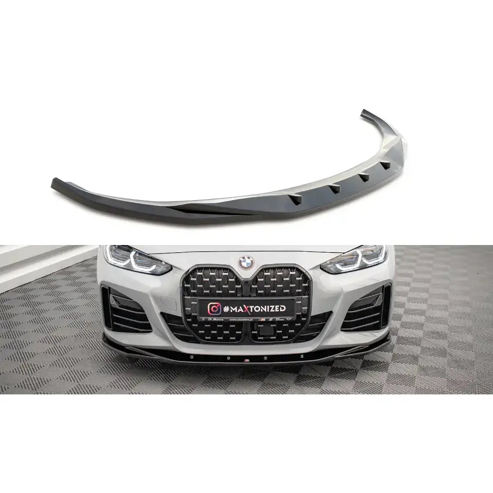 Frontspoiler BMW 4 Gran Coupe M-Pack G26 V.3 i sort plast med markerte linjer, vist på bilfront.