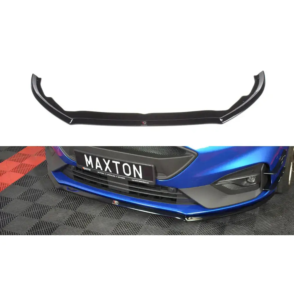 Frontspoiler for Ford Focus ST / St-Line MK4 V.3, svart plast montert på blå bil, sett forfra.