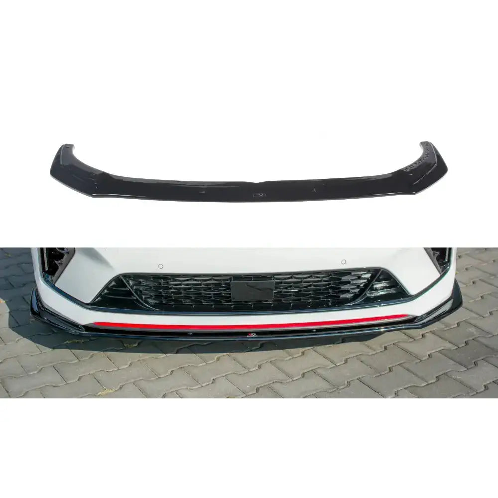 Frontspoiler Kia Proceed GT Mk 3 V.3 i sort plast med rød linje, montert på hvit bil og vist ovenfra.