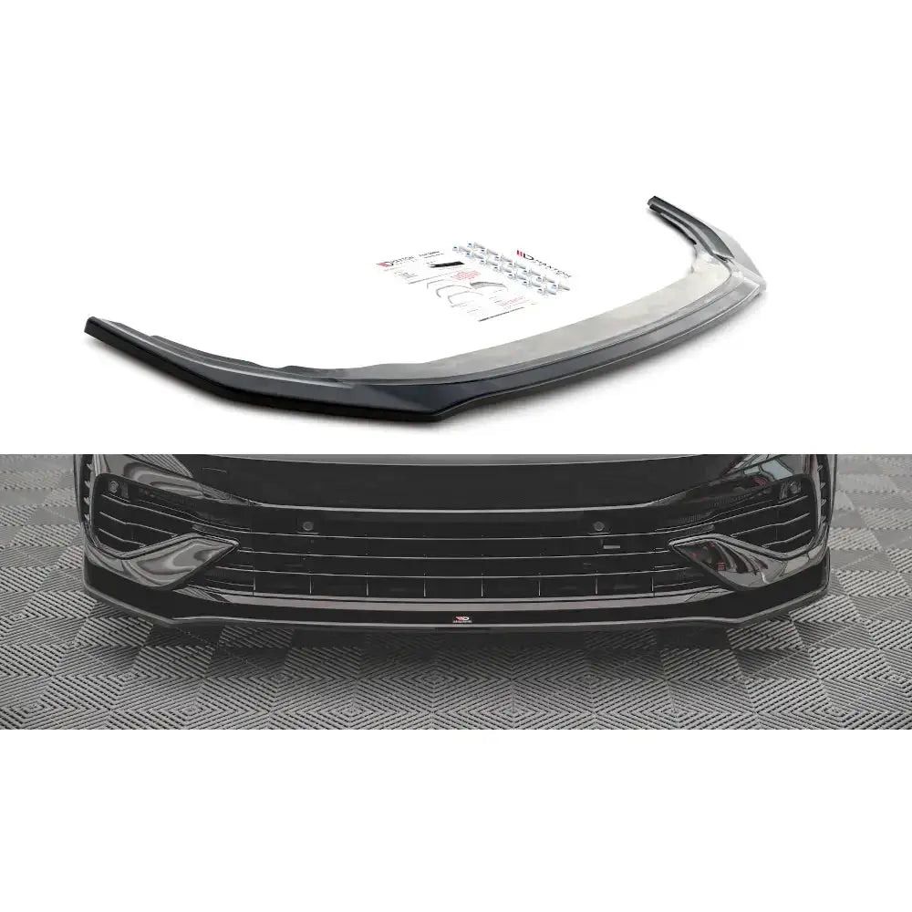 Frontspoiler Volkswagen Golf R Mk8 V.3 20- med monteringsutstyr og instruksjoner, sett på bil.