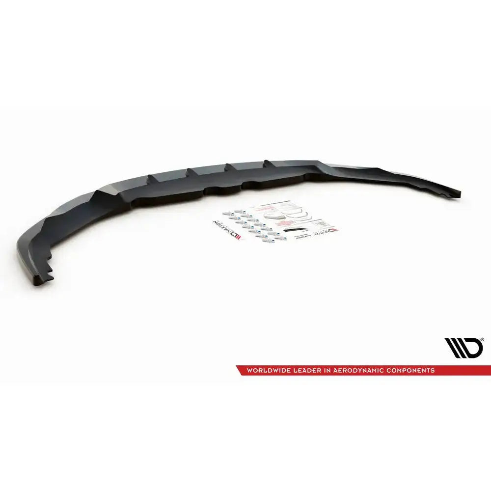 Front lip til BMW 8 Serie Coupe G15 Gran Coupe M-Pack G16, sett skrått ovenfra med monteringsdeler.