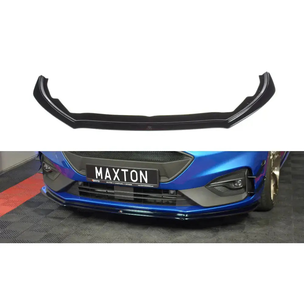 Frontspoiler til Ford Focus ST / St-Line MK4 V.4, sort glanset splitter montert på blå bil sett forfra.
