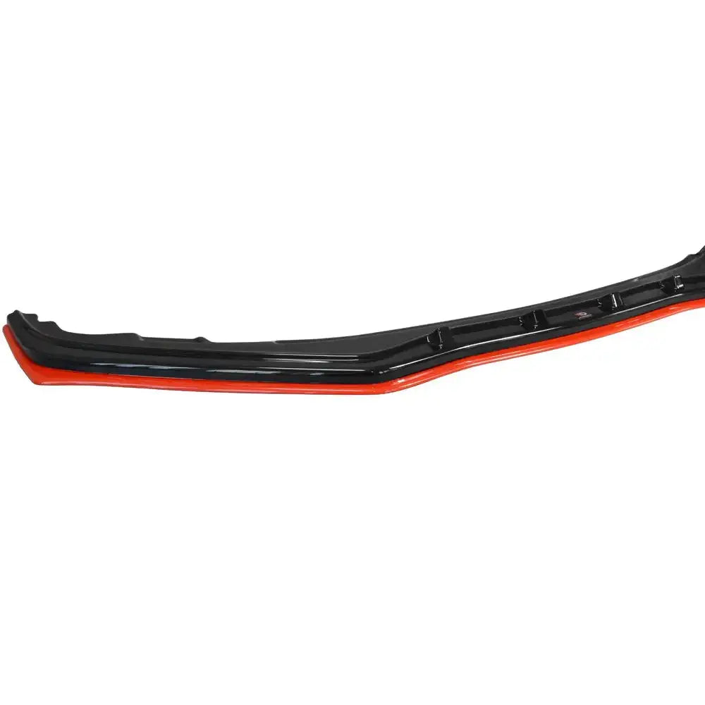 Frontspoiler Toyota Gt86 Facelift V.4 i sort plast med rød kant, skrå vinkel, synlige klips, hvit bakgrunn.
