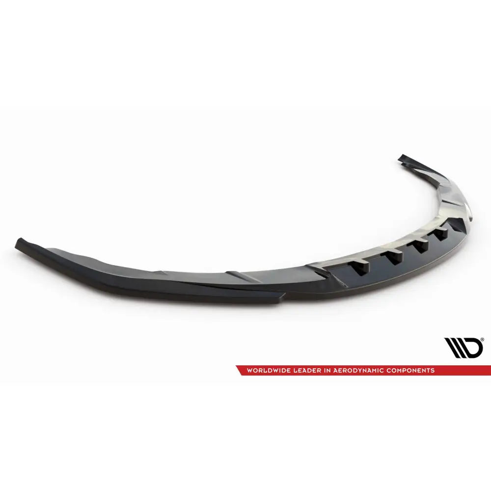 Frontspoiler til Porsche Panamera Turbo 970 V2, sort blank plast med vinkler og luftspalter, skrå vinkel.