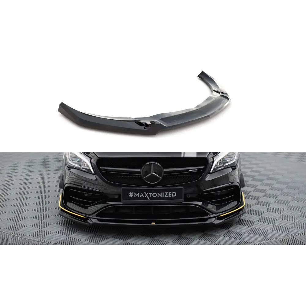 Frontspoiler Mercedes CLA 45 V4 Aero C117 i sort plast med gule detaljer, vist montert og separat.