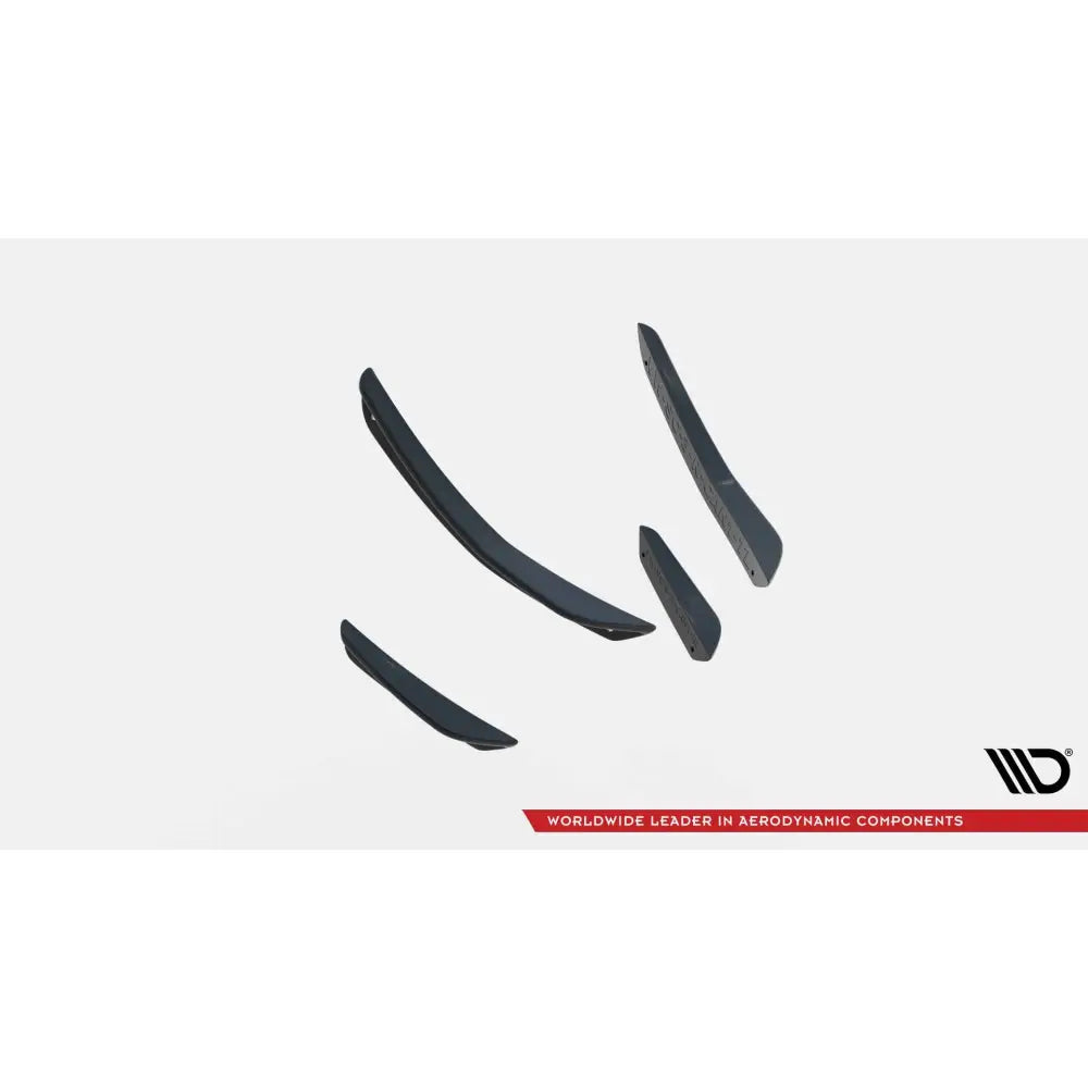 Frontleppe Volkswagen Scirocco R Mk3, fire svarte plastdeler mot hvit bakgrunn med logo og rød banner.