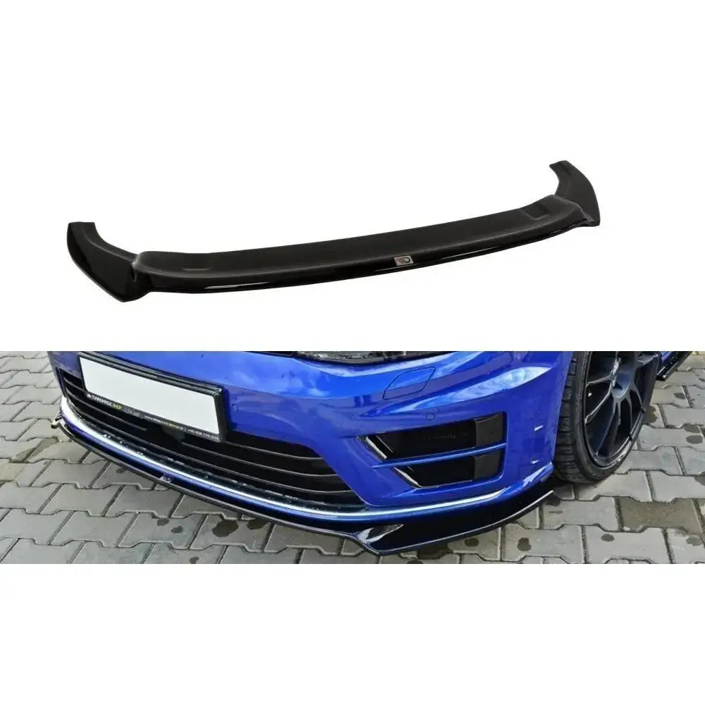 Frontspoiler VW Golf Mk7 R V.2 i sort blank plast, vist montert på blå bil med detaljerte linjer.