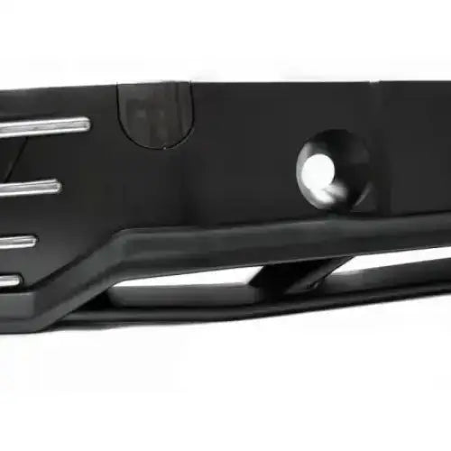 Front splitter VW T6 2015- Sport Style i svart plast med metallinnlegg, nærbilde fra siden.