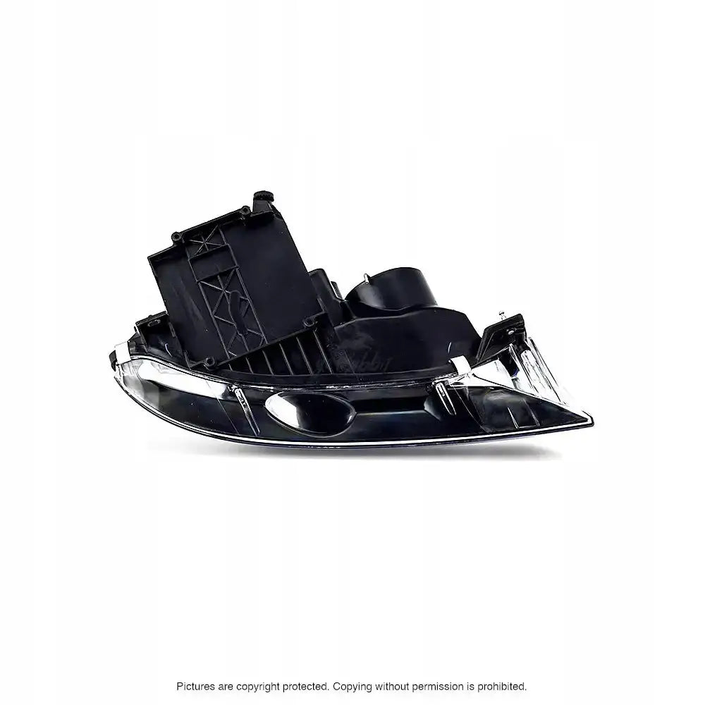 Hovedlykter Alfa Romeo 156 03-06 vist fra siden med synlige tilkoblingspunkter og festestruktur.