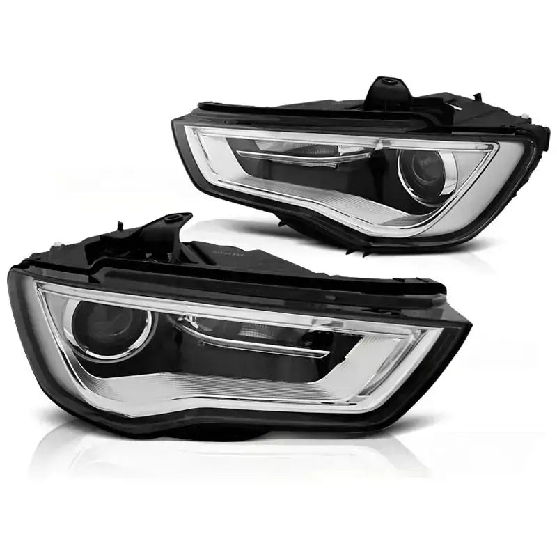 Frontlykter Audi A3 8V 12-16 Tube Light Black Led sett fra skrå vinkel med synlige reflektorer.