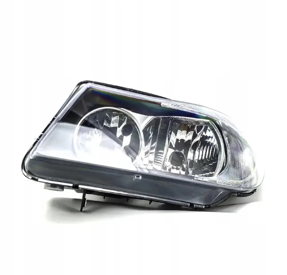 Hovedlykter Bmw 3 Serie E90 E91 05-08 H7 sett i skrå vinkel med synlig reflektor og pæreholder.