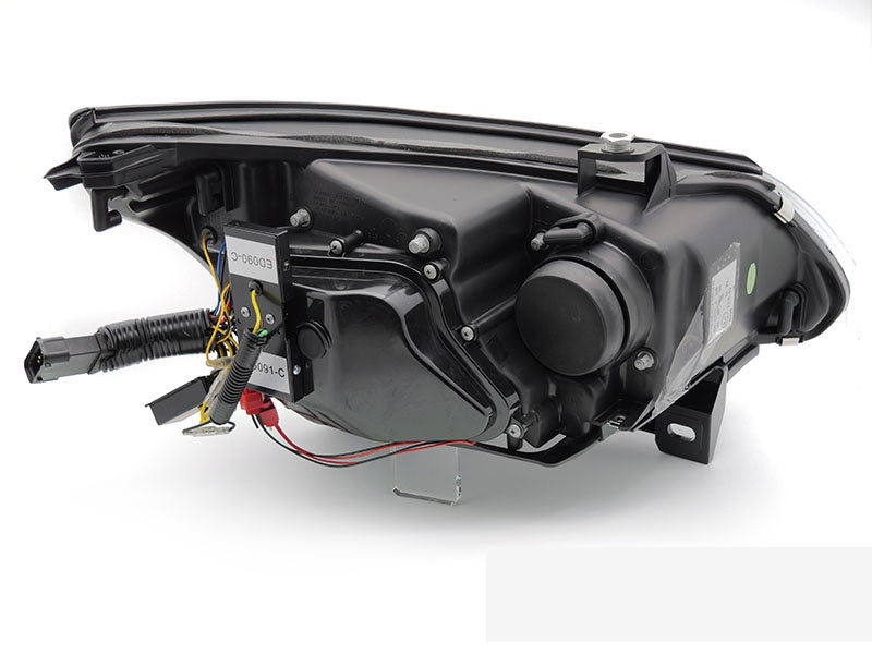 BMW E60 E61 frontlykter Angel Eyes svart finish LED indikator nærbilde av lyktesett