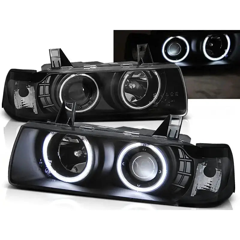Frontlykter Bmw E36 Angel Eyes Black med to runde linser og LED-lysringer, sett forfra.