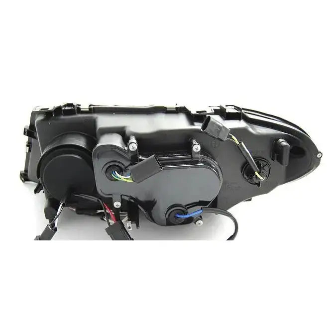 Headlamp bakside av Bmw E46 Angel Eyes CCFL med synlige ledninger og elektriske koblinger.