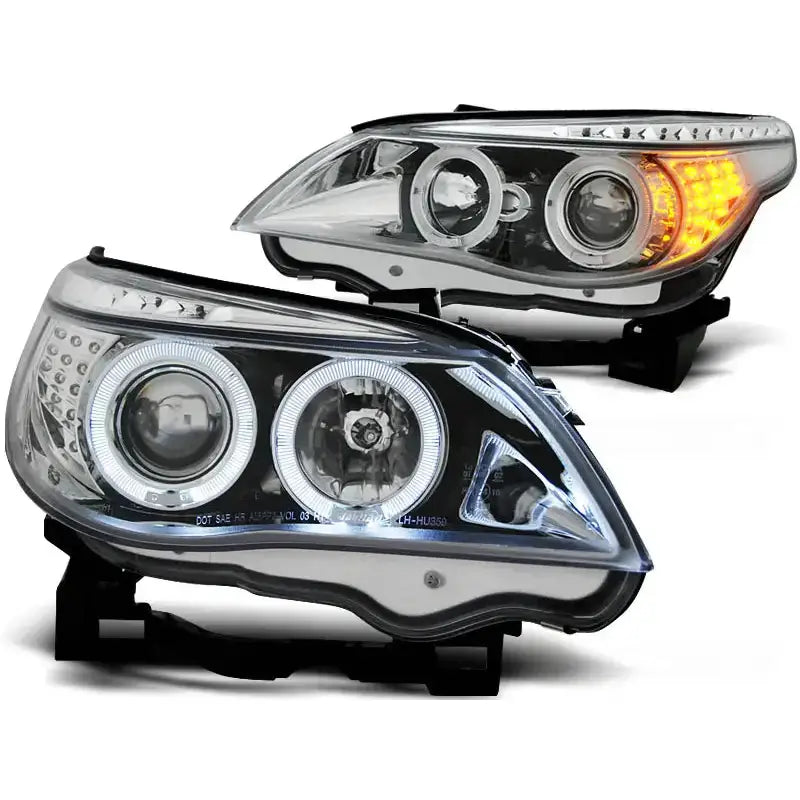 Hovedlykter Bmw E60/E61 Angel Eyes i krom med LED-ringer og oransje blinklys, sett forfra.