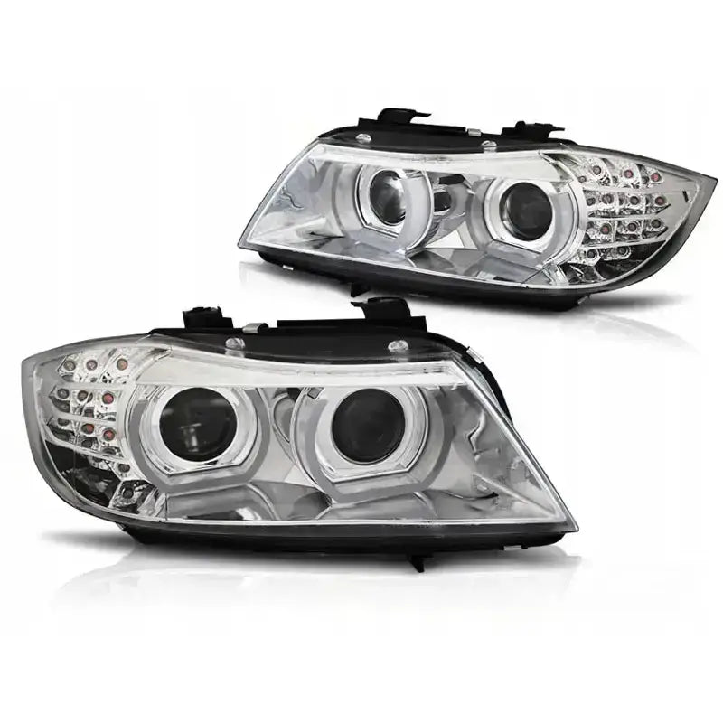 Hovedlykter Bmw E90/E91 09-11 med klar plast, sort ramme og LED-pærer, sett fra skrå vinkel.