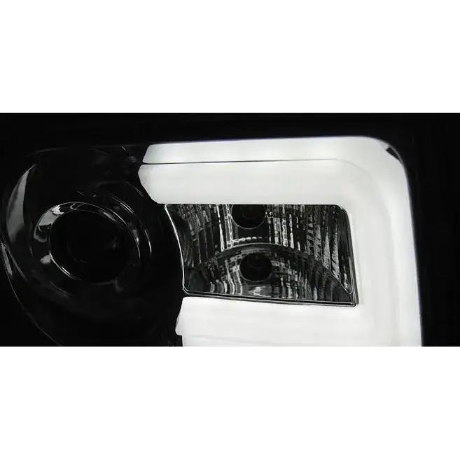 Headlights Chrysler 300C 05-10 med klart glass og LED-ramme, detaljert nærbilde av lysdesign.