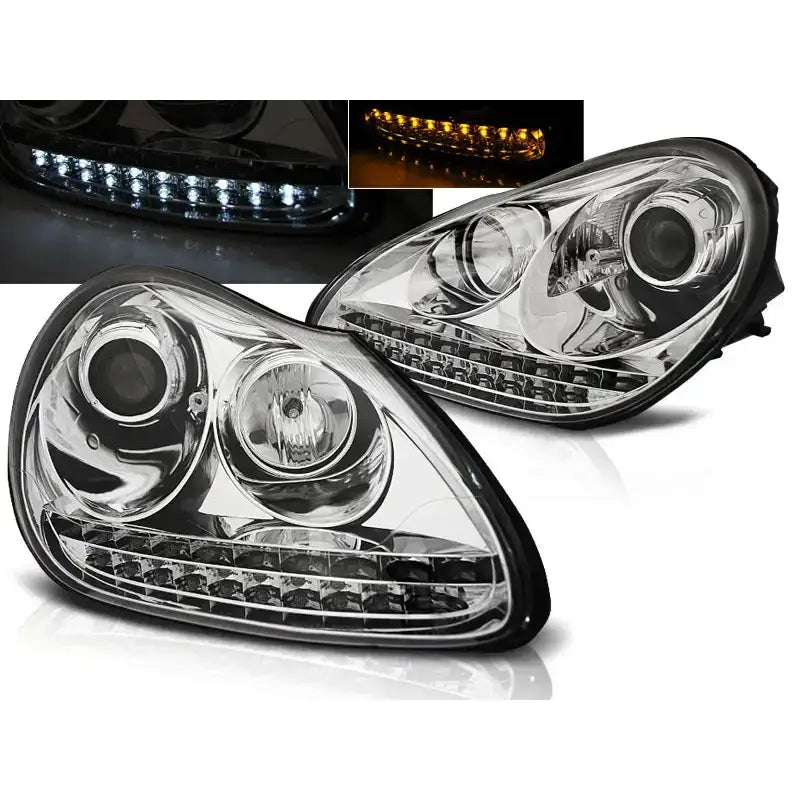 Frontlykter Daylight Chrome HID Xenon Porsche Cayenne 02-06 med klart glass og sorte detaljer, LED-lys vises.