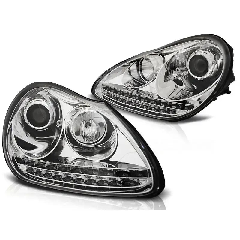 Hovedlykter Daylight Chrome HID Xenon til Porsche Cayenne 02-06 sett fra skrå vinkel med LED-lys.