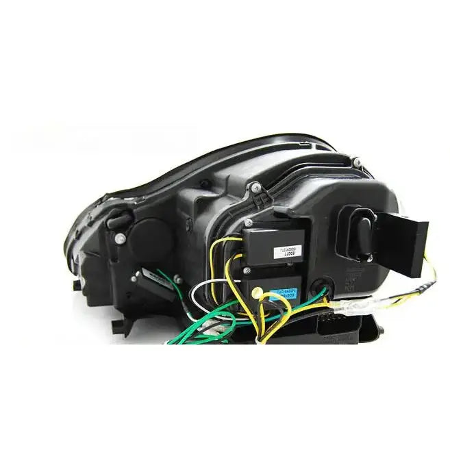 Headlamp bakside av Daylight Chrome HID Xenon frontlykter til Porsche Cayenne med synlige ledninger.