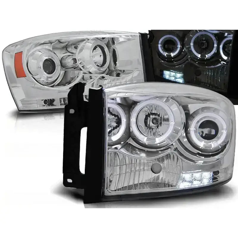 Frontlykter Dodge Ram 06-08 Angel Eyes Chrome med tre runde lyselementer, LED og oransje refleks.