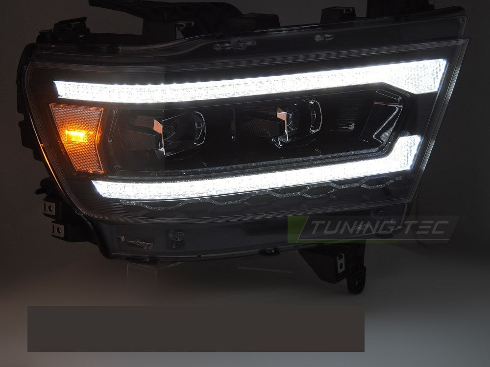 Nærbilde av LED frontlykt Dodge Ram 2019–2022 LPDO31