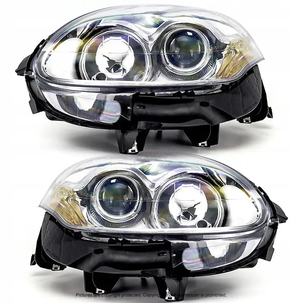 Frontlykter Fiat Bravo II 06-14 med sorte detaljer, synlige reflektorer og integrerte blinklys.