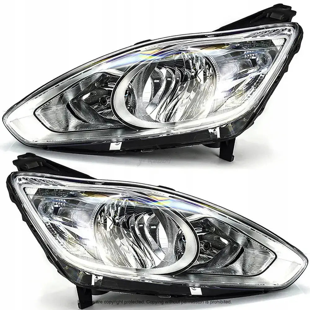 Frontlykter Ford C-Max II 10-15 H7 i klar plast og krom fra skrå forsidevinkel mot hvit bakgrunn.