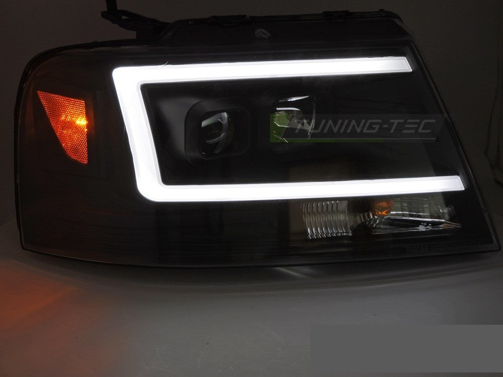 Par med svarte Tube LED frontlykter til Ford F150 04-08 bakfra