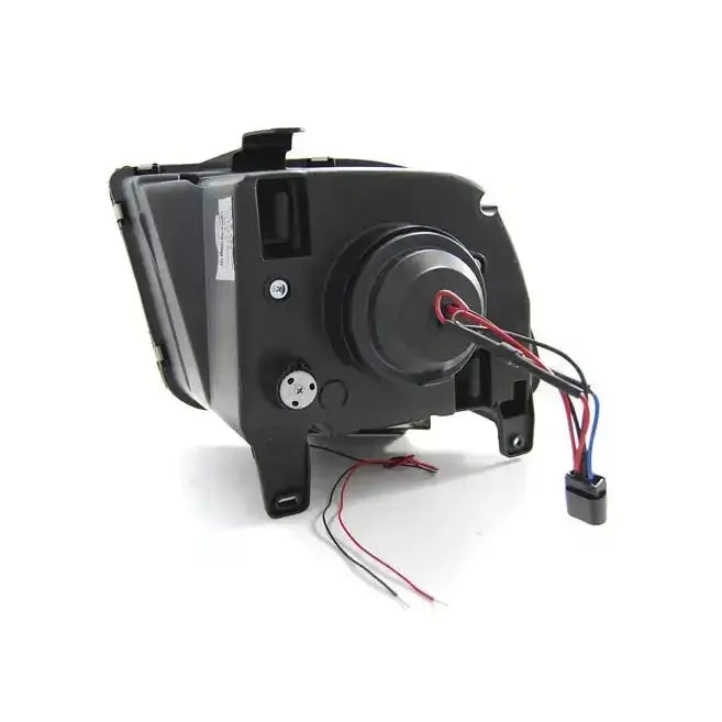 Headlights Ford Mustang 04-09 tube light bakside med synlige ledninger, kontakter og skrufester.