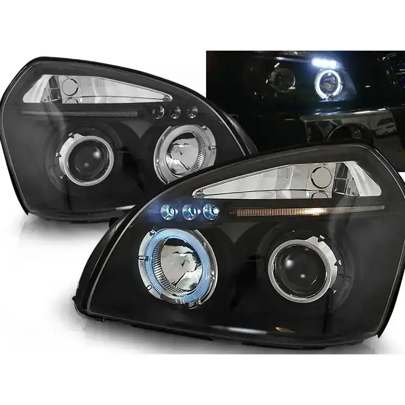 Frontlykter Hyundai Tucson Angel Eyes Black med klare linser, kromdetaljer og LED-ring, sett forfra.