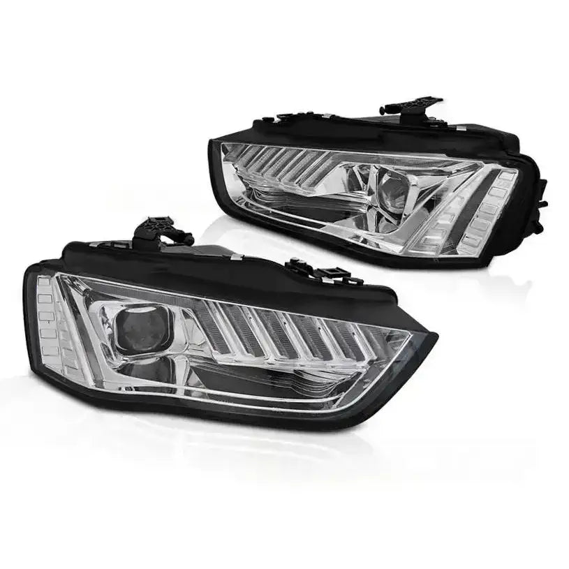 Frontlykter Led Chrome SEQ for Audi A4 B8 12-15 med klare linser og sorte rammer sett fra skrå vinkel.