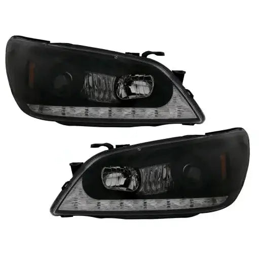 Frontlykter Lexus IS 98-05 D2R/H1, venstre og høyre, vist fra skrå forsidevinkel.