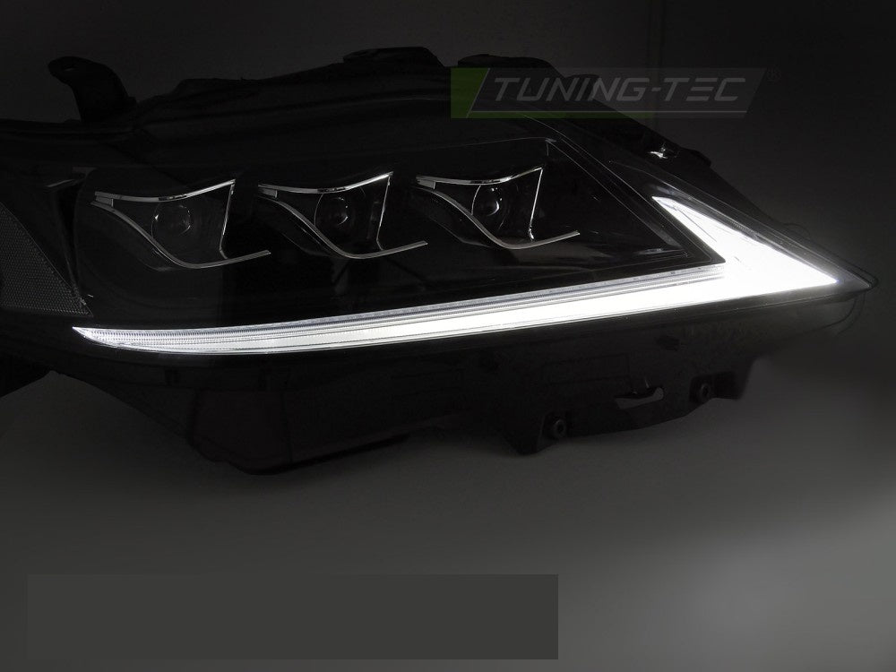 Svarte LED-frontlykter montert på Lexus RX 2012–2015 detaljbilde