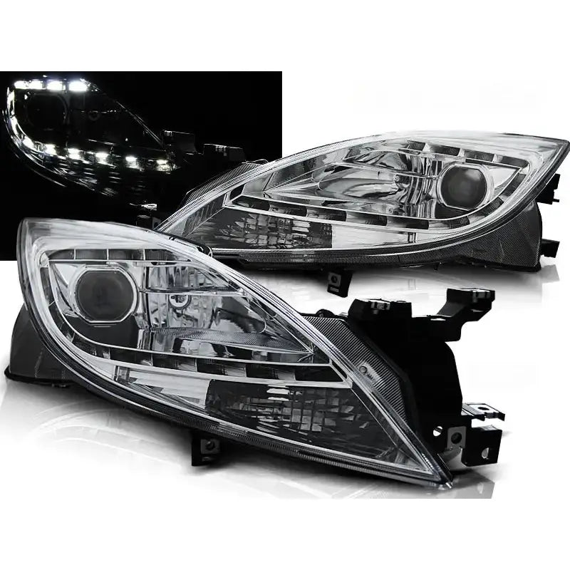 Frontlykter Mazda 6 II 10-12 Chrome med sorte detaljer og LED-lys, fotografert på skrå forfra.