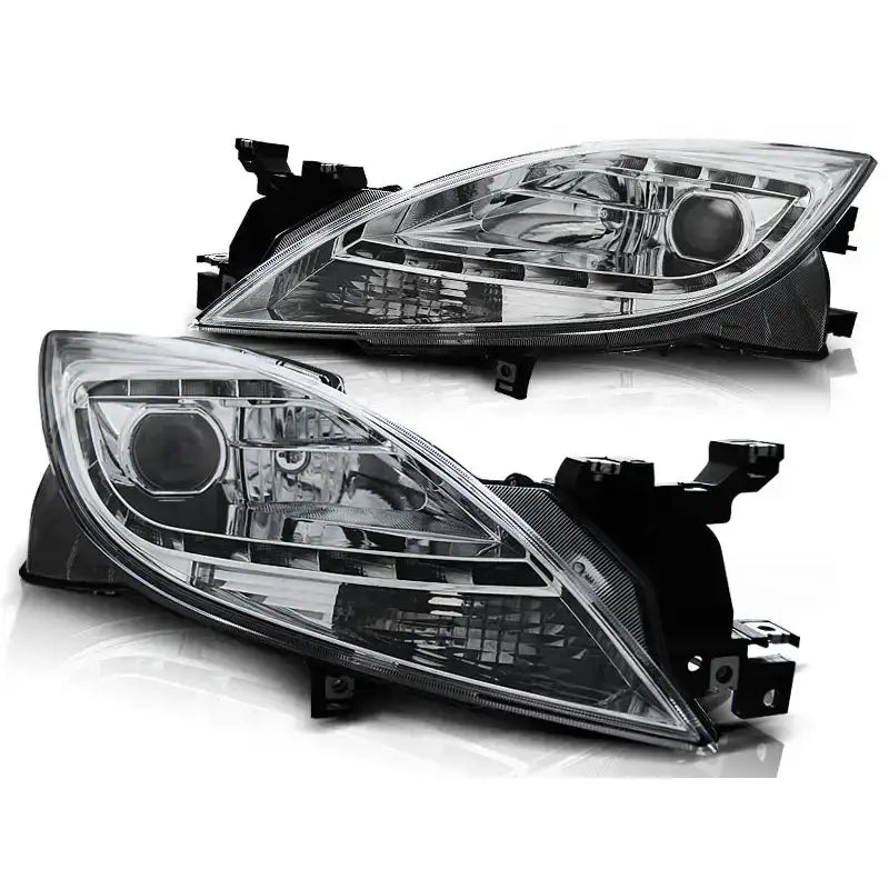 Hovedlykter Mazda 6 II 10-12 Chrome sett fra skrå vinkel med synlige reflektorer og innfestingspunkter.