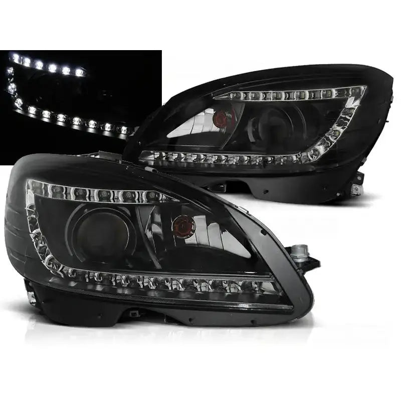 Frontlykter Mercedes W204 07-10 Black D1S med LED-strip, sett fra skrå vinkel.