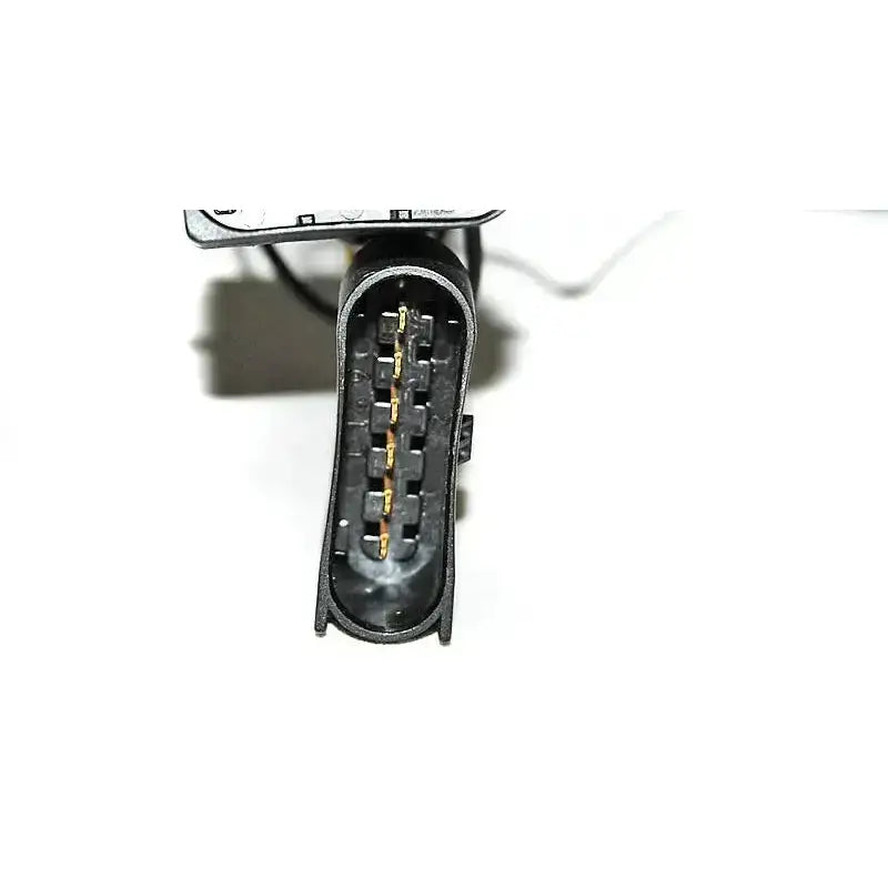 Hovedlys kontakt for Mercedes W220 S-Klasse Xenon, viser gullpinner og tilkoblinger mot hvit bakgrunn.